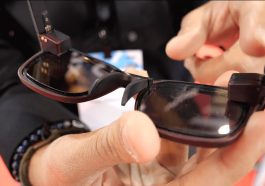 Revolusi AR Glasses