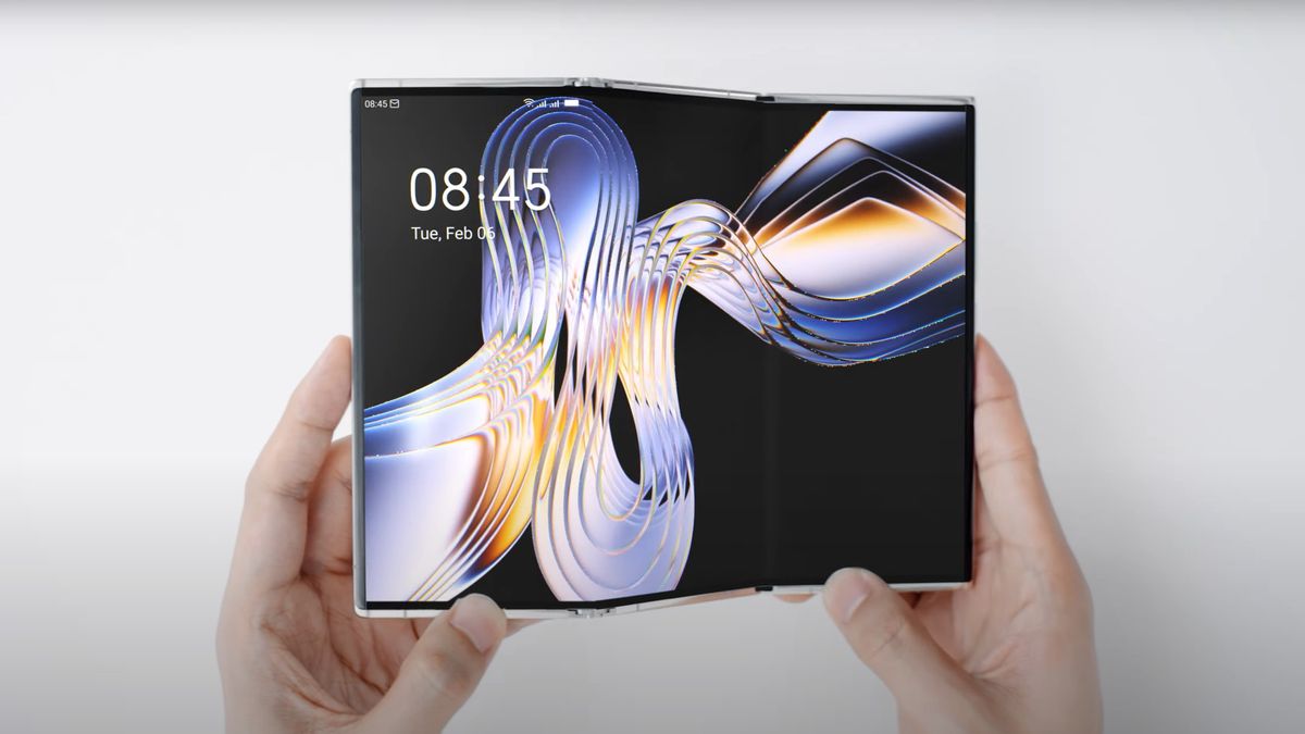 Tri Fold Smartphone dari Tecno